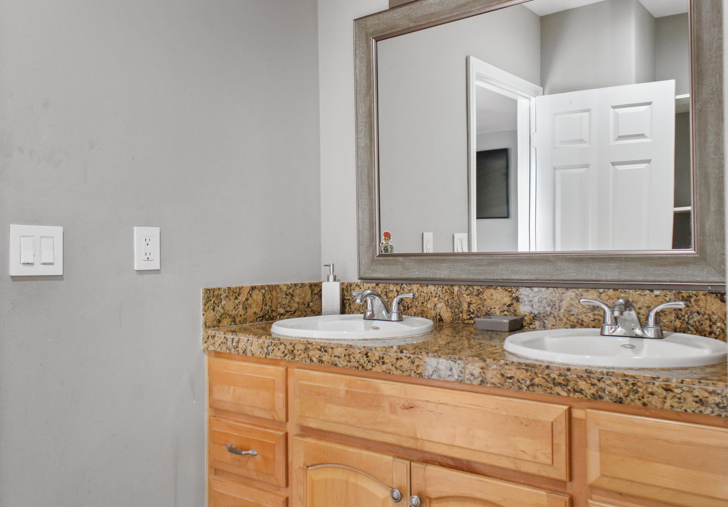 33300 Campus Ln, Cathedral City CA  92234-4675 exterior