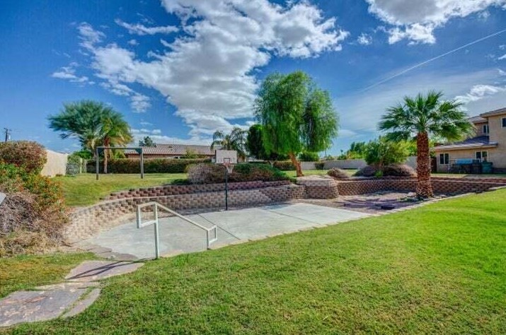 33300 Campus Ln, Cathedral City CA  92234-4675 exterior