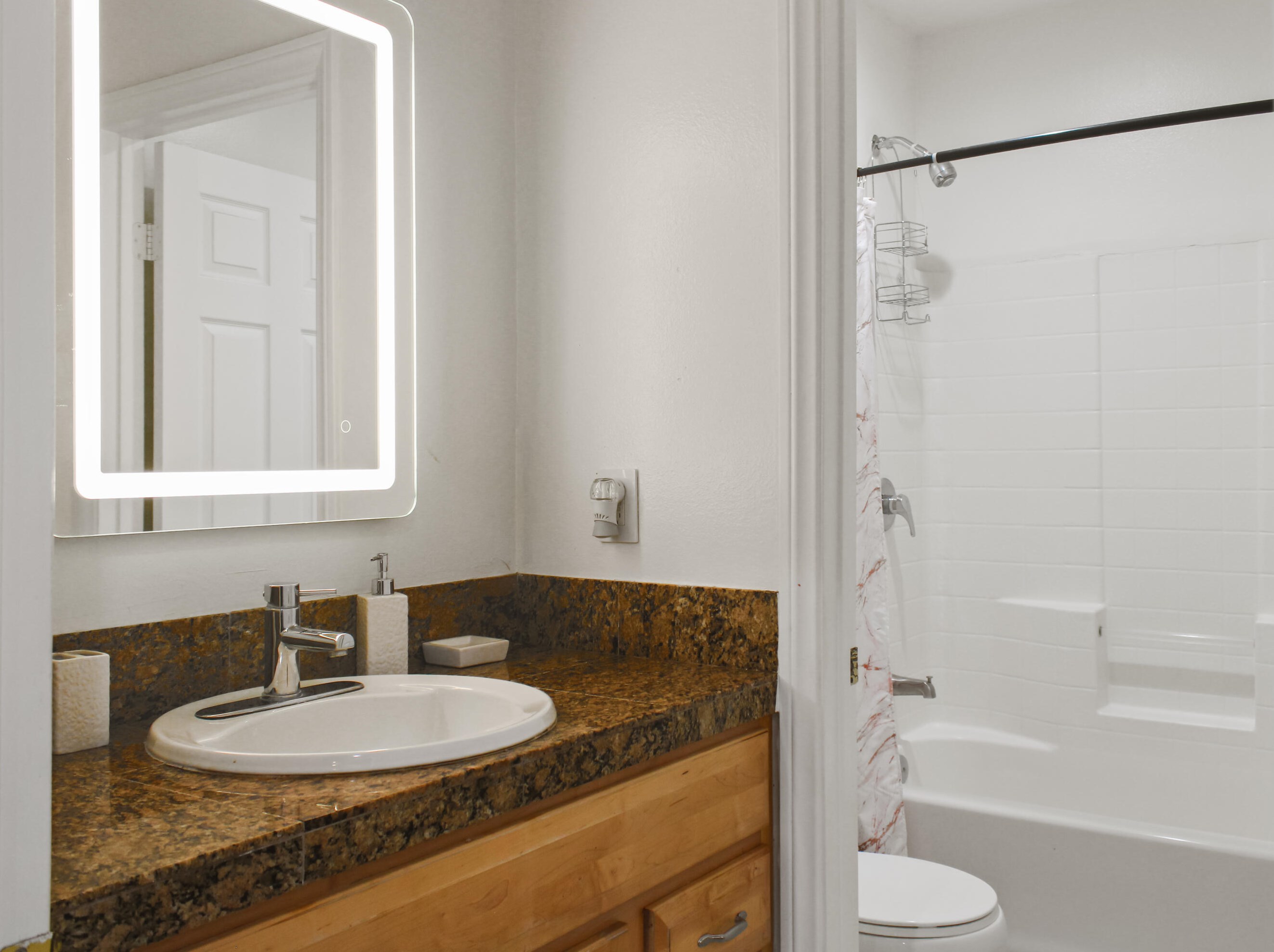 33300 Campus Ln, Cathedral City CA  92234-4675 exterior