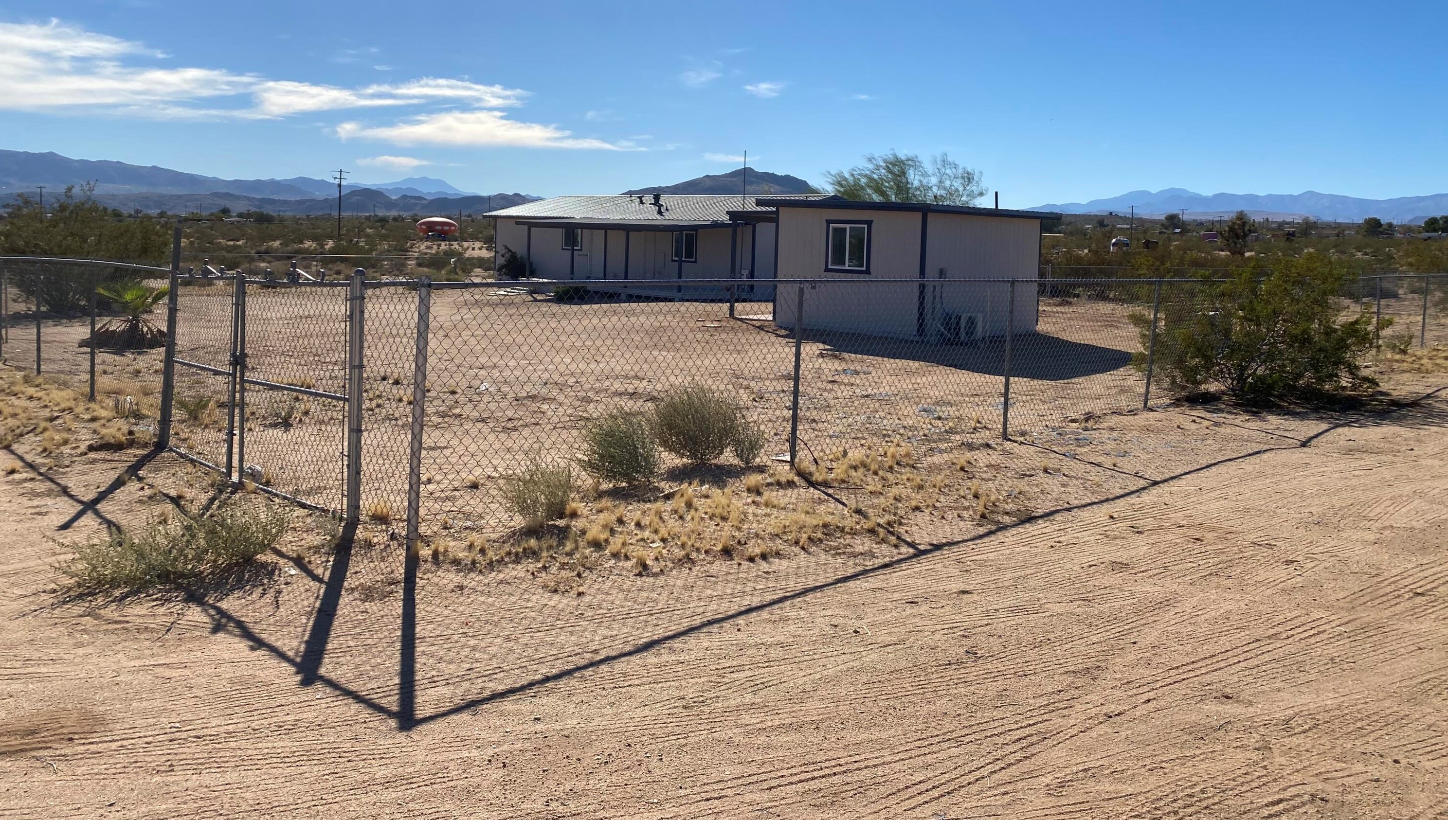 63136 Sunny Sands Dr, Joshua Tree CA  92252-3329 exterior