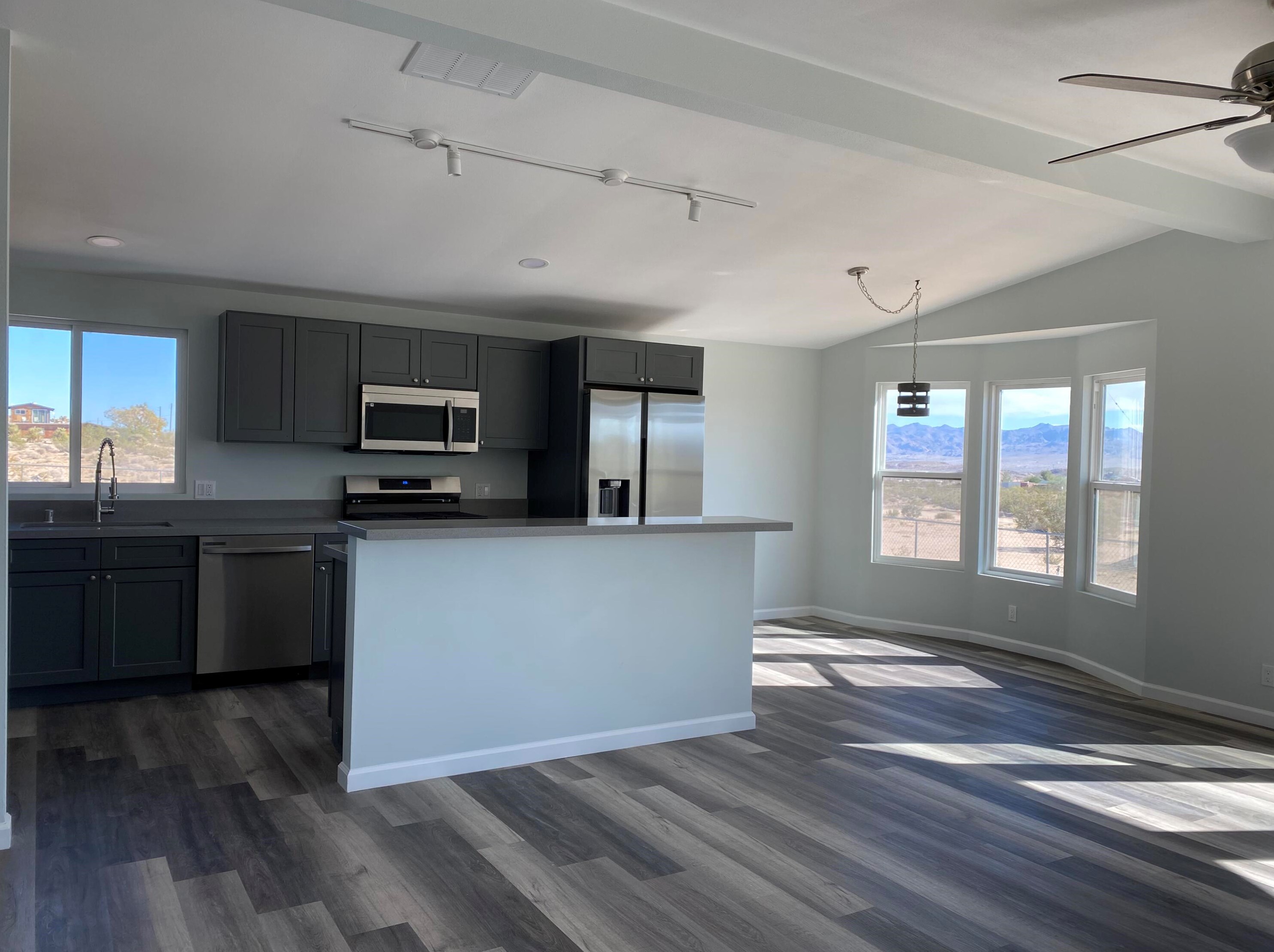 63136 Sunny Sands Dr, Joshua Tree CA  92252-3329 exterior