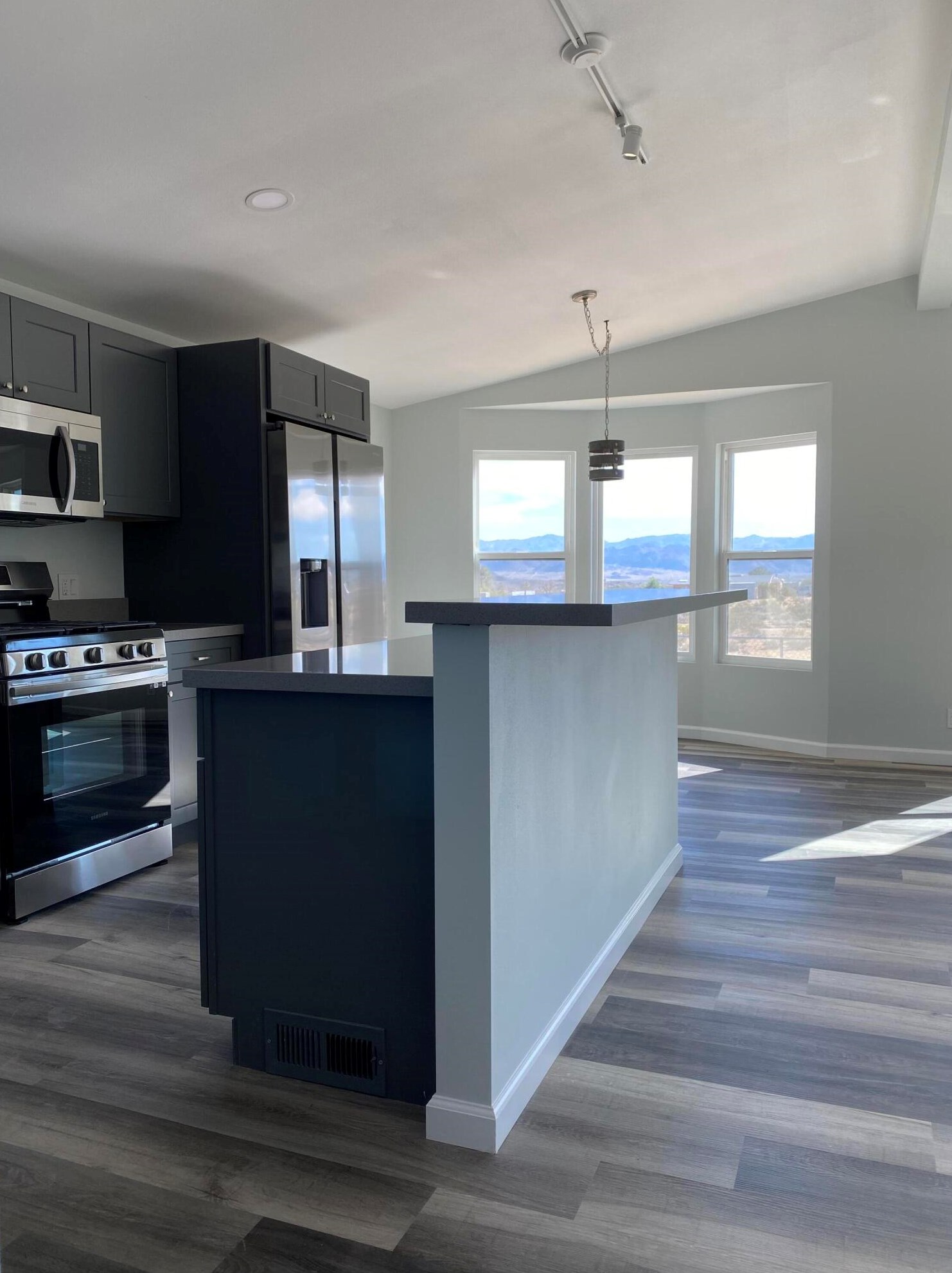 63136 Sunny Sands Dr, Joshua Tree CA  92252-3329 exterior