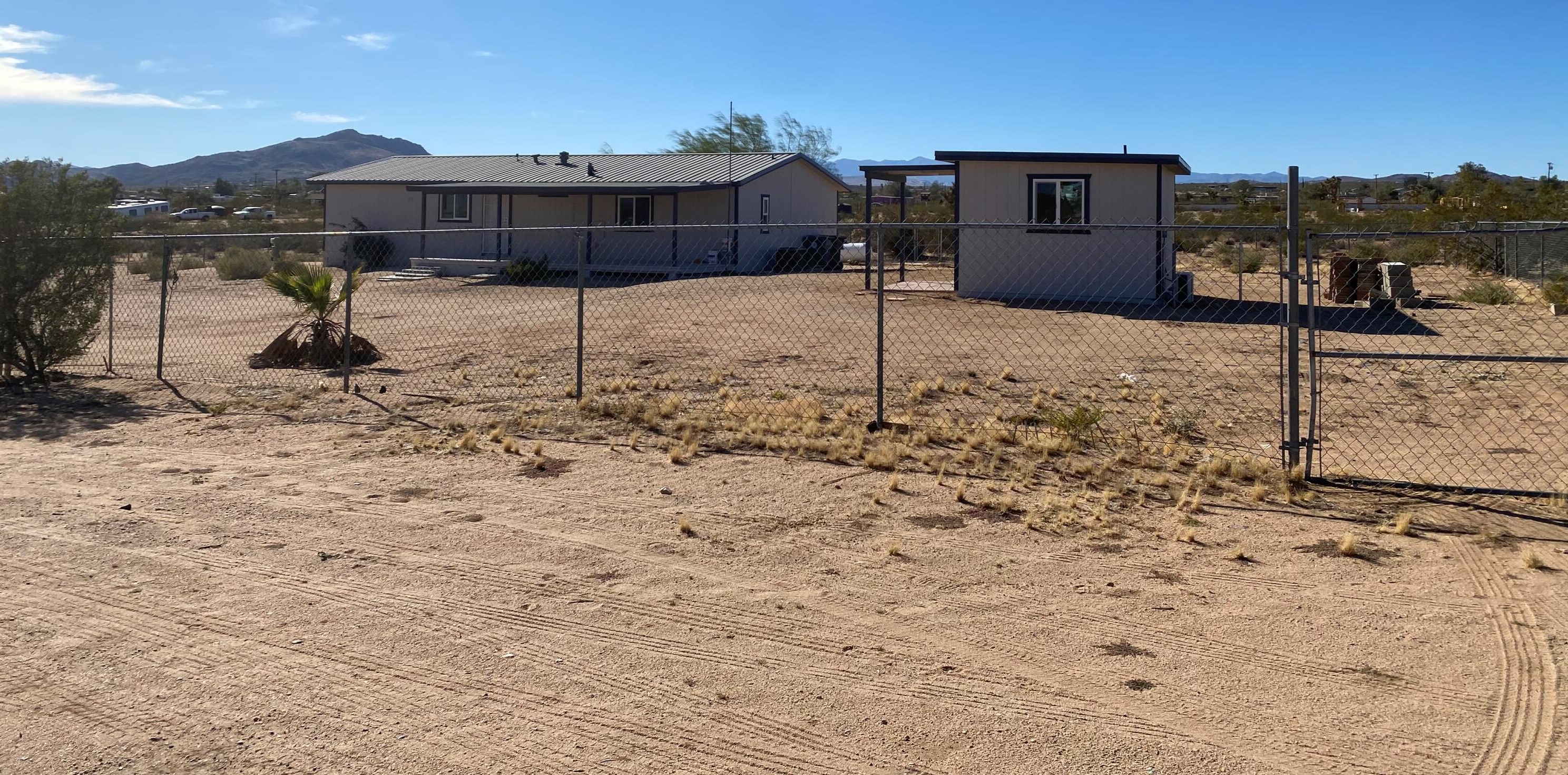 63136 Sunny Sands Dr, Joshua Tree CA  92252-3329 exterior