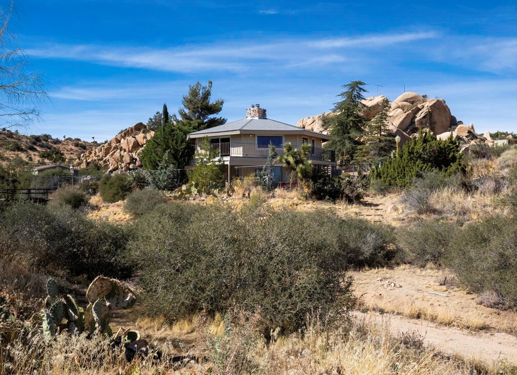 5230 Puente Ct, Yucca Valley CA  92284-2028 exterior
