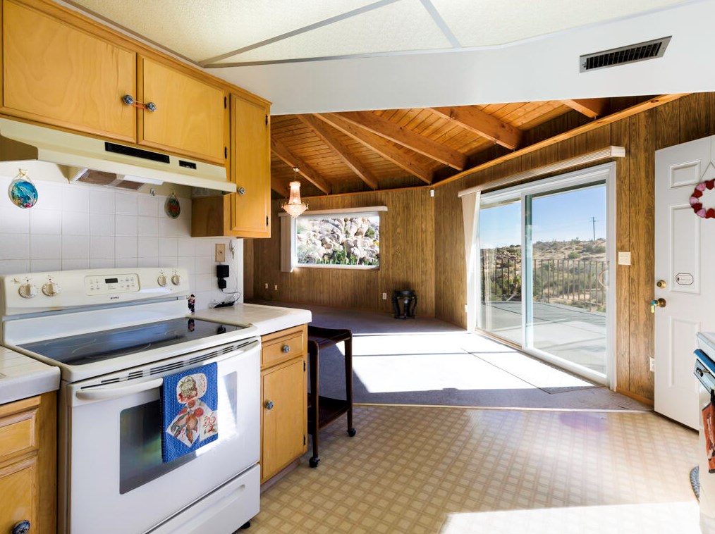 5230 Puente Ct, Yucca Valley CA  92284-2028 exterior