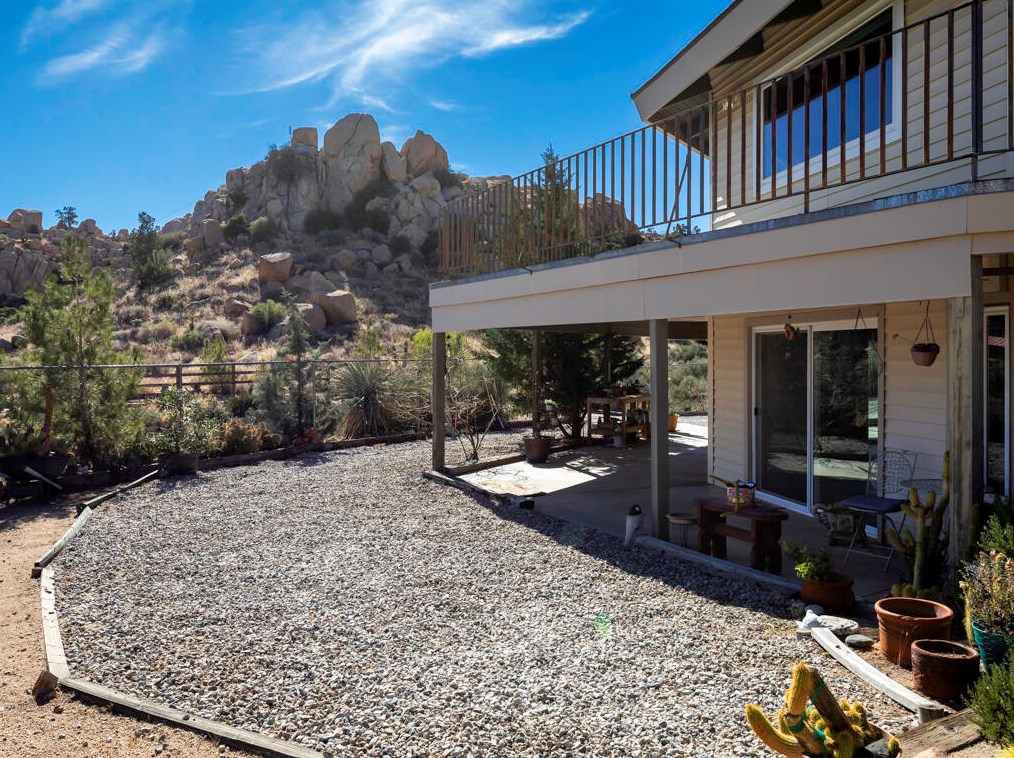 5230 Puente Ct, Yucca Valley CA  92284-2028 exterior