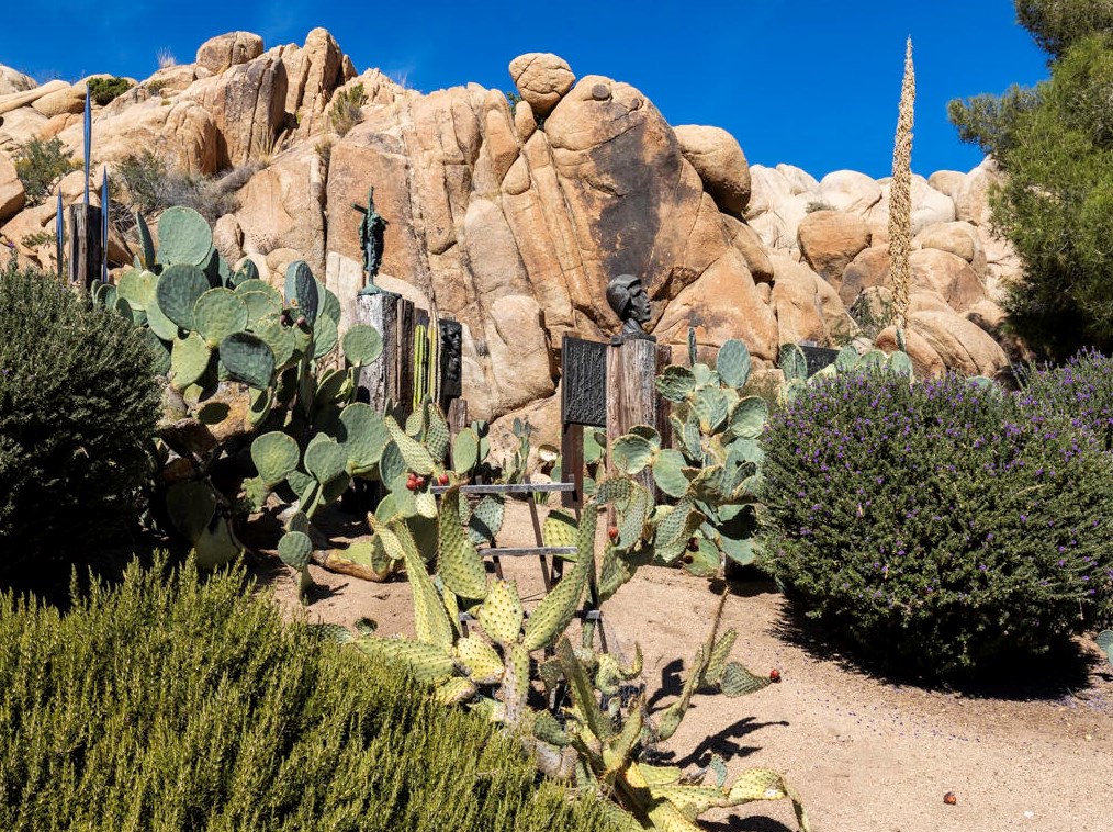 5230 Puente Ct, Yucca Valley CA  92284-2028 exterior
