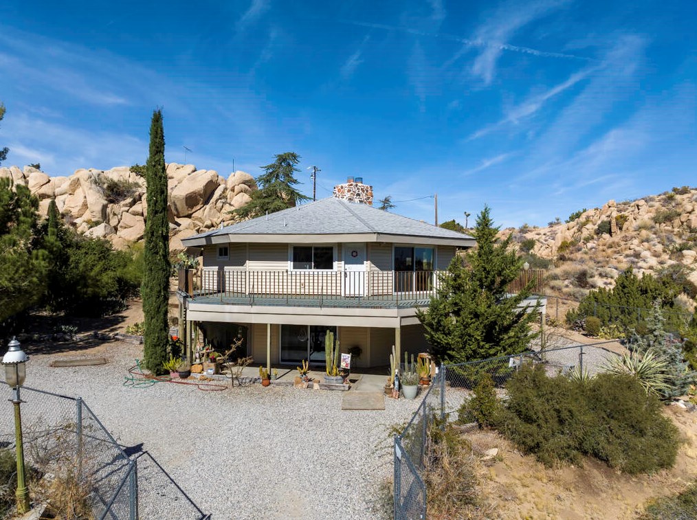 5230 Puente Ct, Yucca Valley CA  92284-2028 exterior