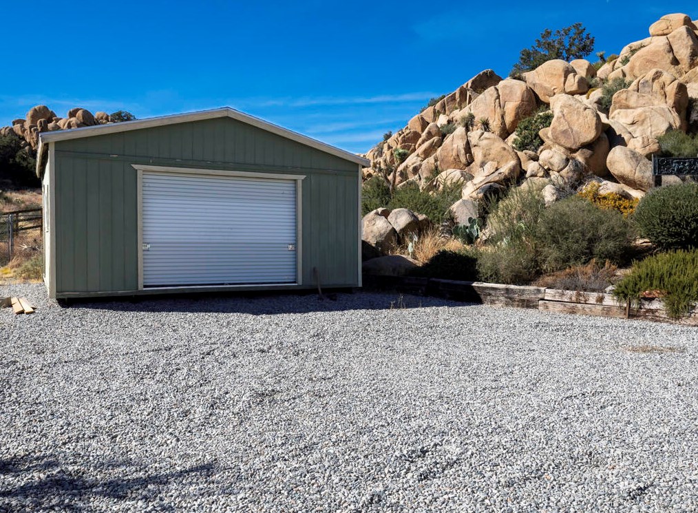 5230 Puente Ct, Yucca Valley CA  92284-2028 exterior