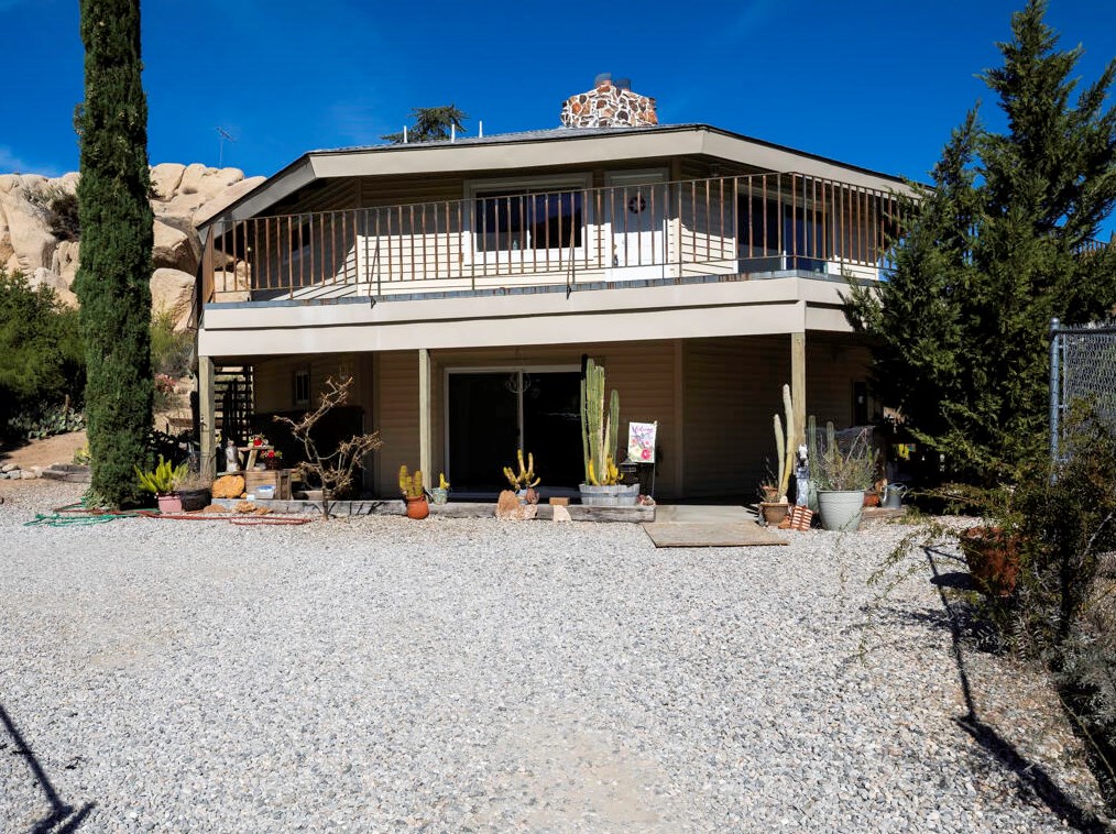 5230 Puente Ct, Yucca Valley CA  92284-2028 exterior