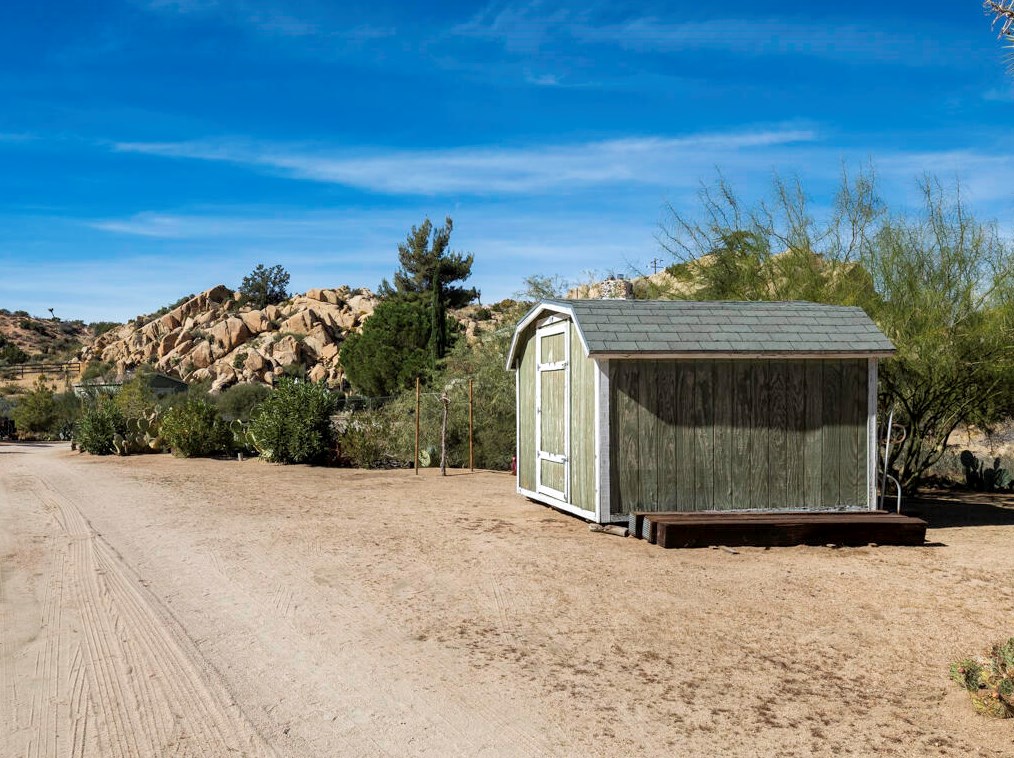 5230 Puente Ct, Yucca Valley CA  92284-2028 exterior