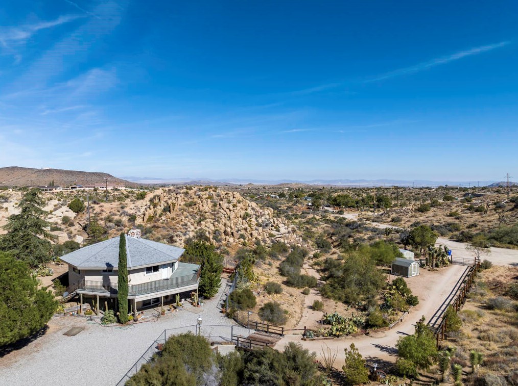 5230 Puente Ct, Yucca Valley CA  92284-2028 exterior