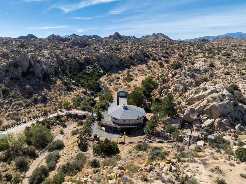5230 Puente Ct, Yucca Valley CA  92284-2028 exterior