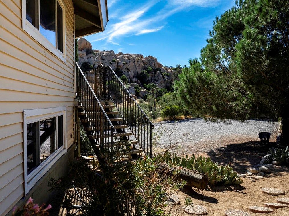 5230 Puente Ct, Yucca Valley CA  92284-2028 exterior