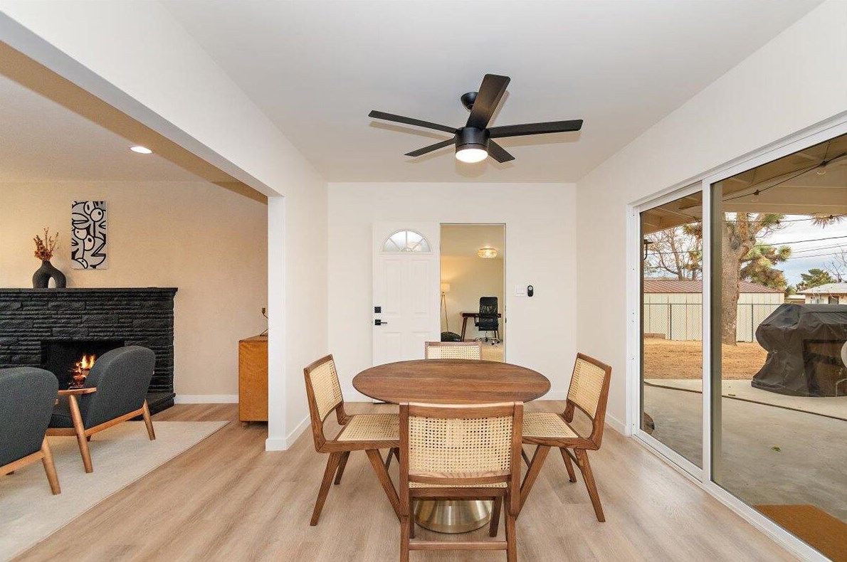 7441 Elata Ave, Yucca Valley CA  92284-3738 exterior