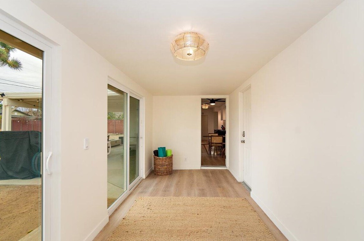 7441 Elata Ave, Yucca Valley CA  92284-3738 exterior