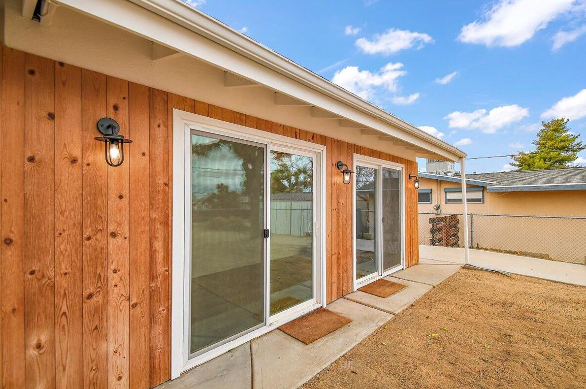 7441 Elata Ave, Yucca Valley CA  92284-3738 exterior