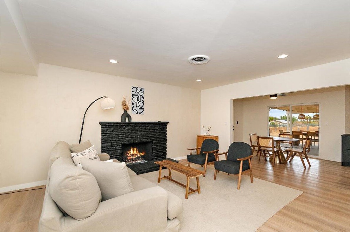 7441 Elata Ave, Yucca Valley CA  92284-3738 exterior