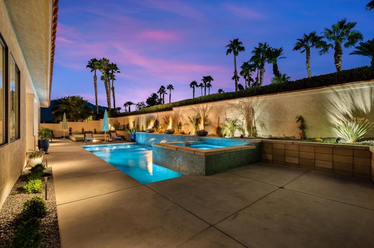 3 San Marino Cir, Rancho Mirage CA  92270-1910 exterior