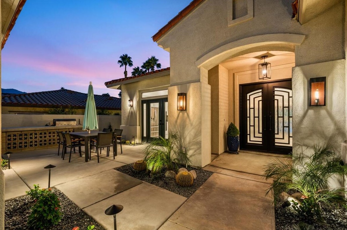 3 San Marino Cir, Rancho Mirage CA  92270-1910 exterior