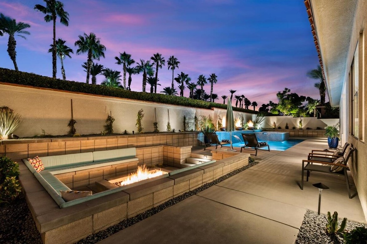 3 San Marino Cir, Rancho Mirage CA  92270-1910 exterior