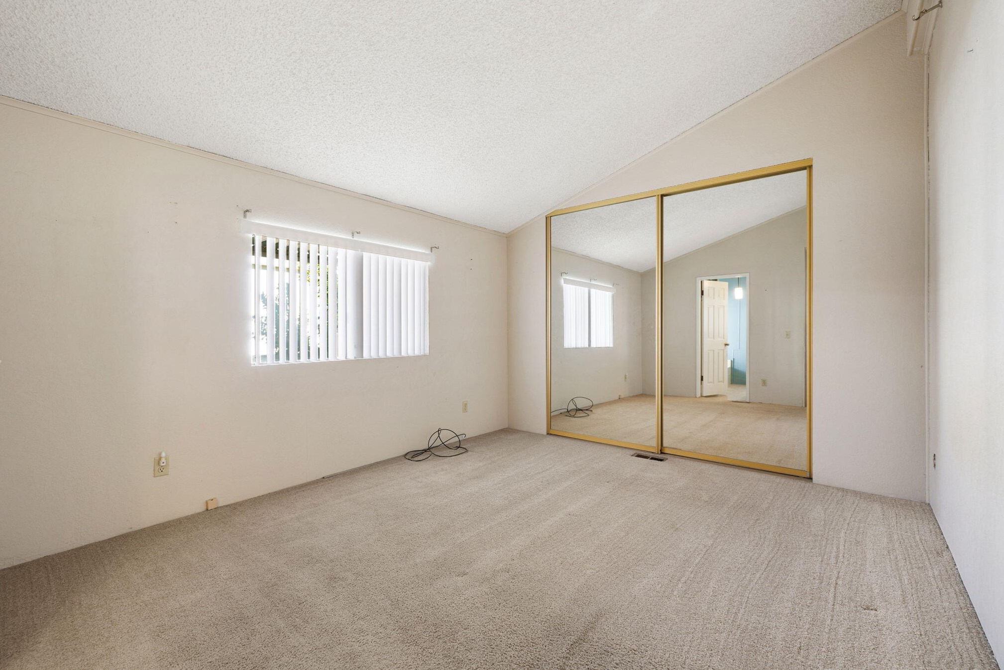 73450 Country Club Dr, Palm Desert CA  92260-8601 exterior