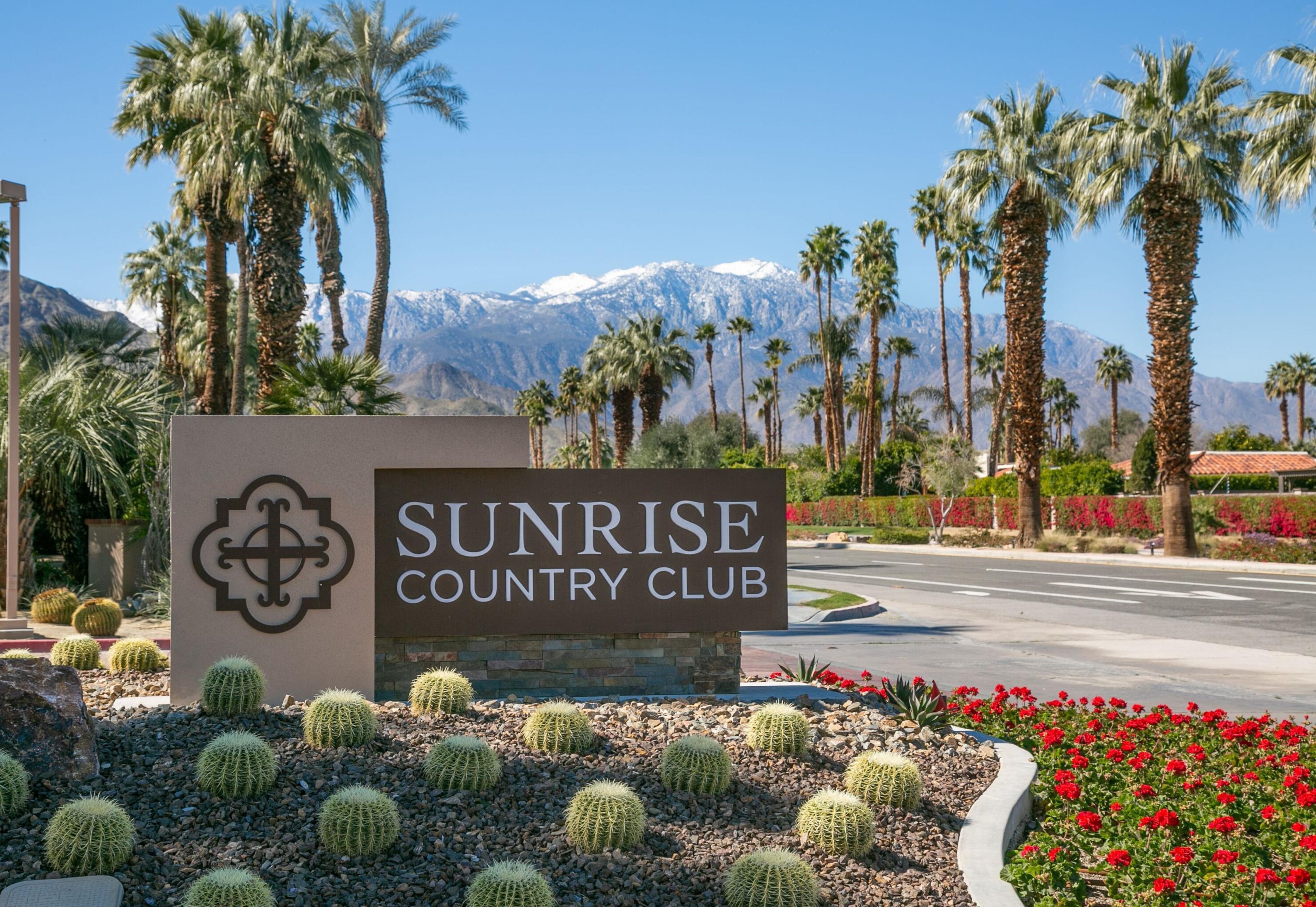 18 Sunrise Dr, Rancho Mirage CA  92270-3828 exterior