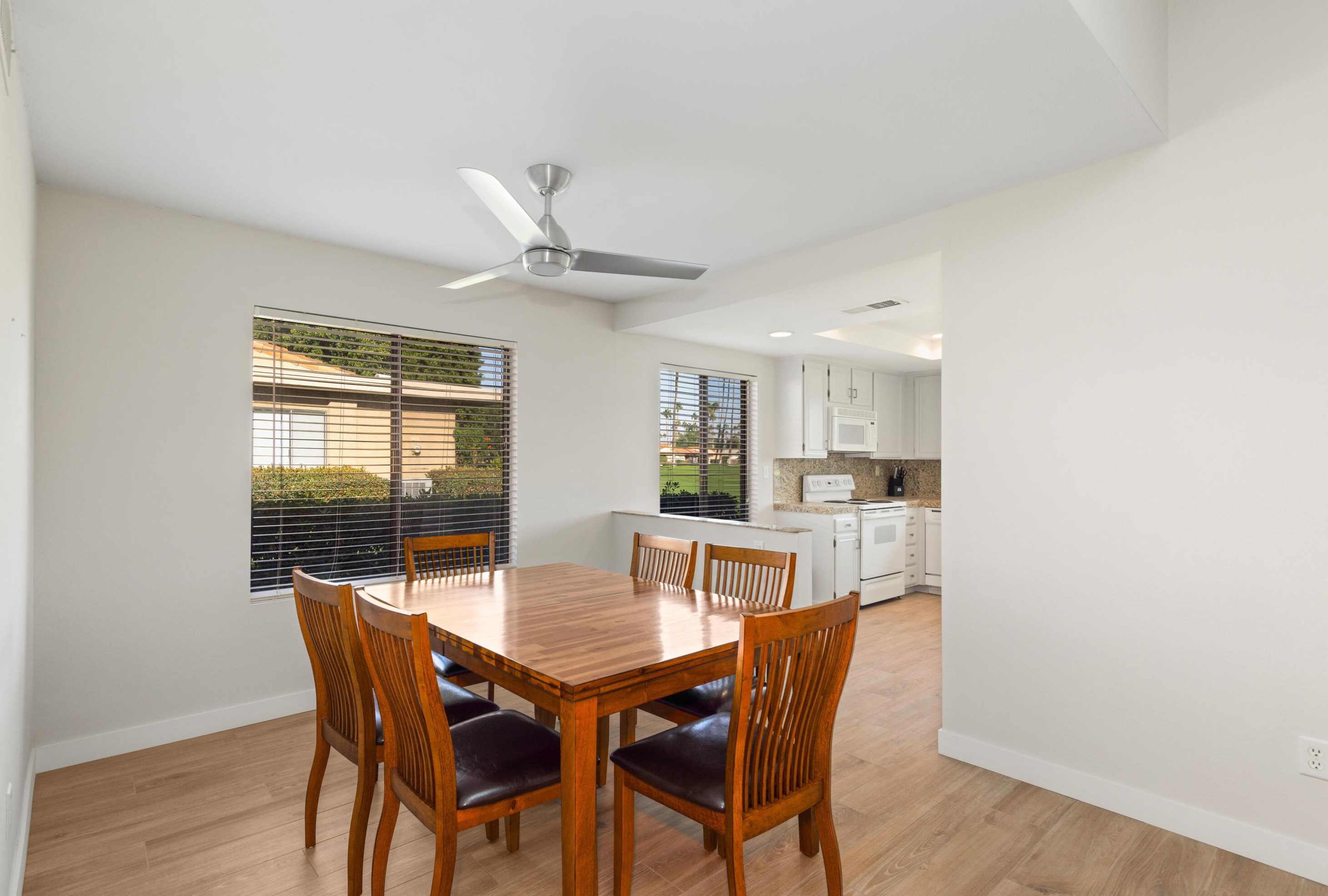 18 Sunrise Dr, Rancho Mirage CA  92270-3828 exterior