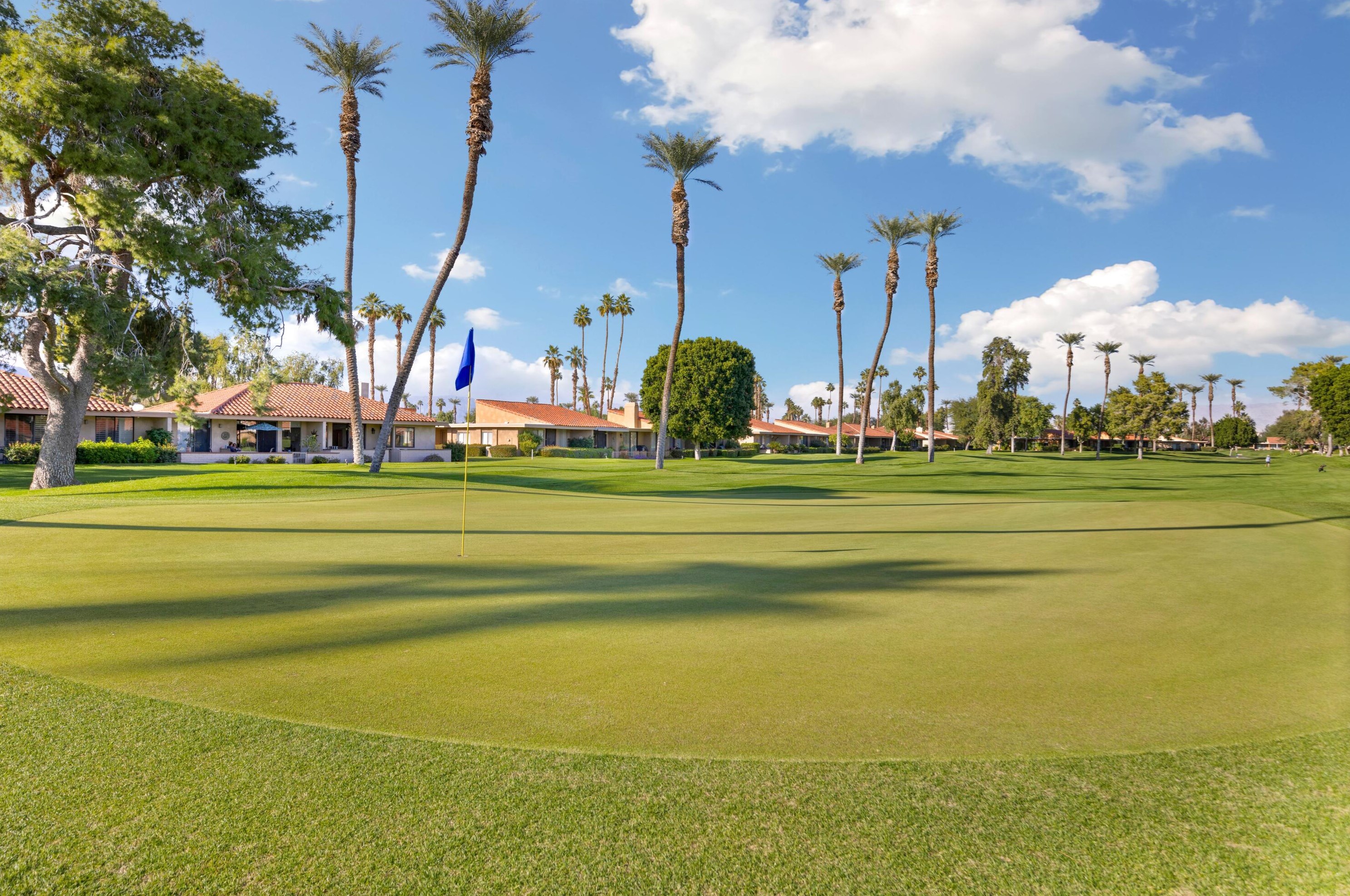 18 Sunrise Dr, Rancho Mirage CA  92270-3828 exterior