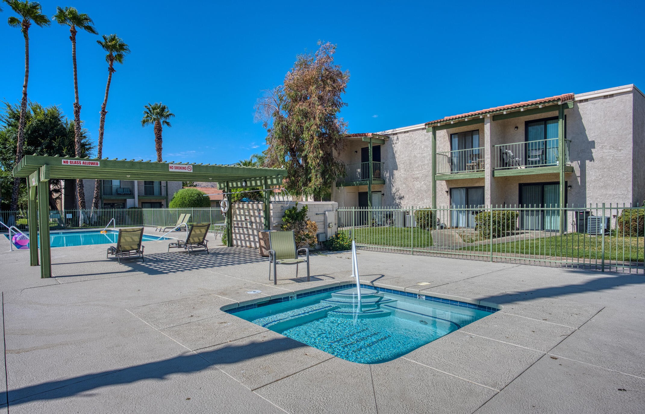 7 Lakeview Cir, Cathedral City CA  92234-6056 exterior