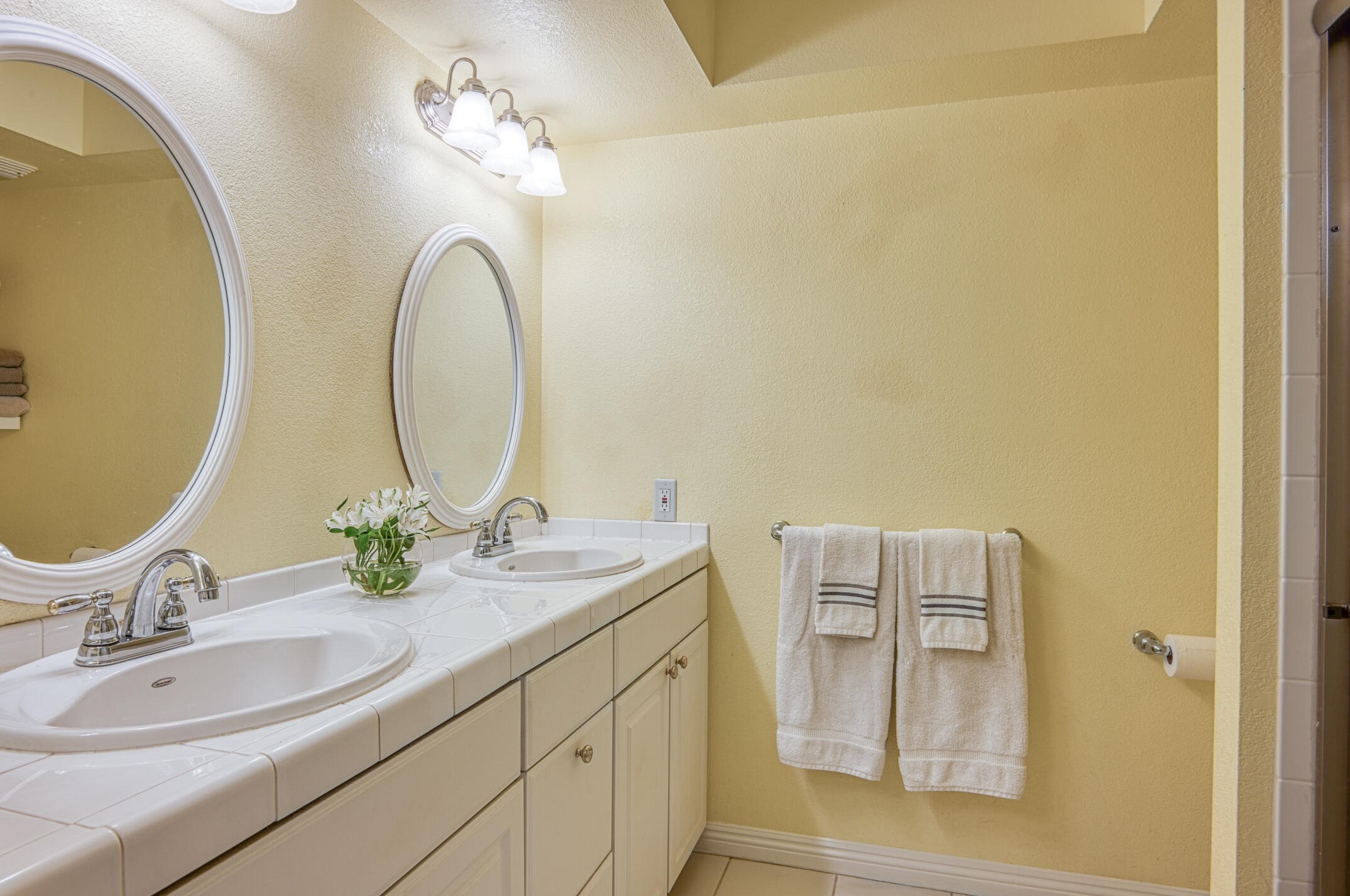 7 Lakeview Cir, Cathedral City CA  92234-6056 exterior