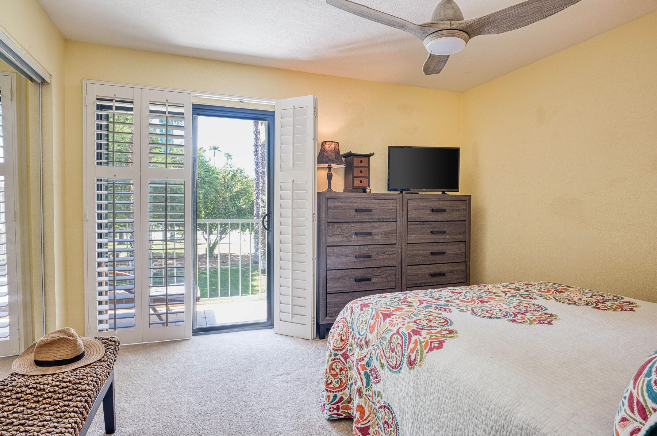 7 Lakeview Cir, Cathedral City CA  92234-6056 exterior