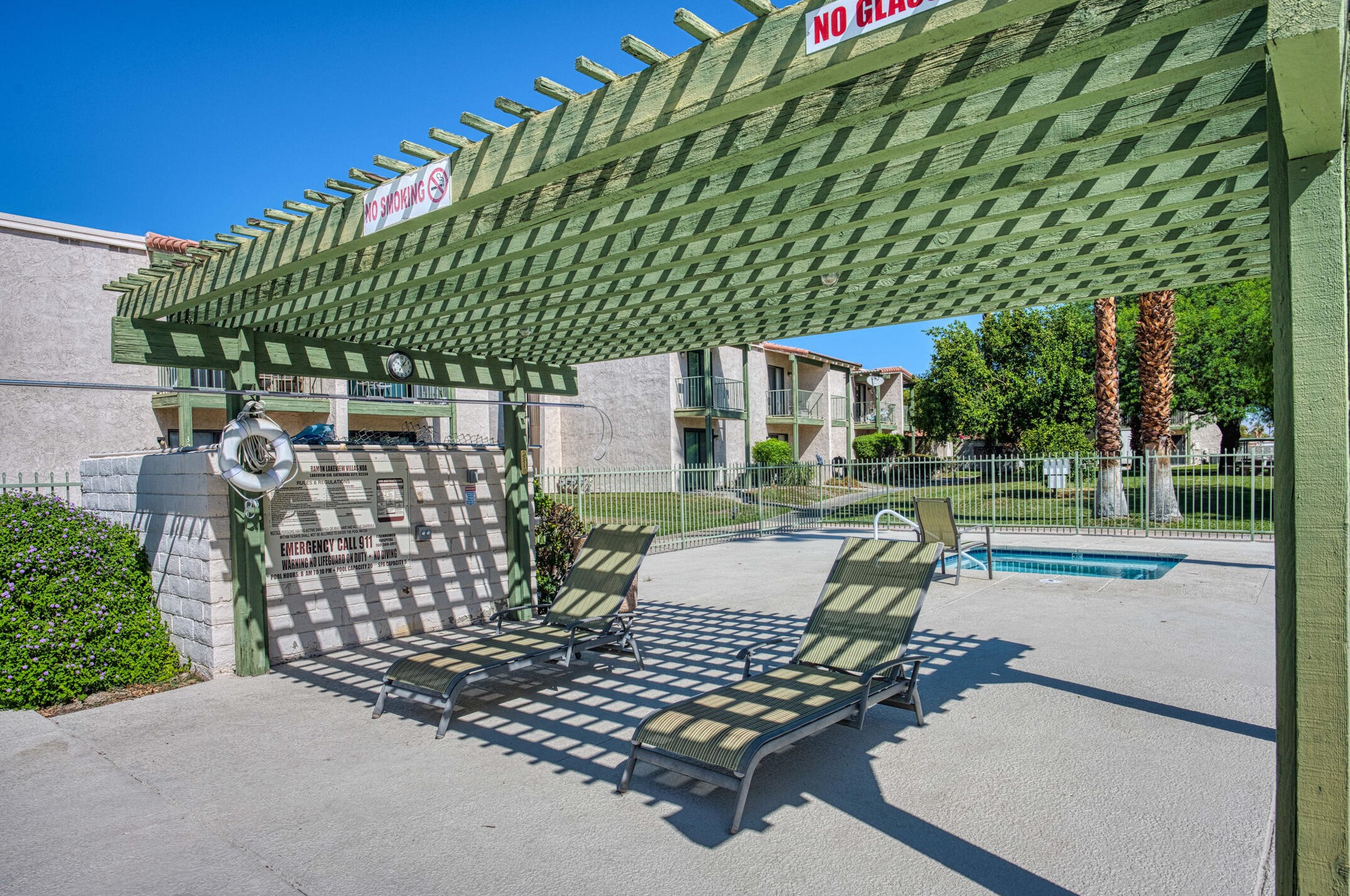 7 Lakeview Cir, Cathedral City CA  92234-6056 exterior