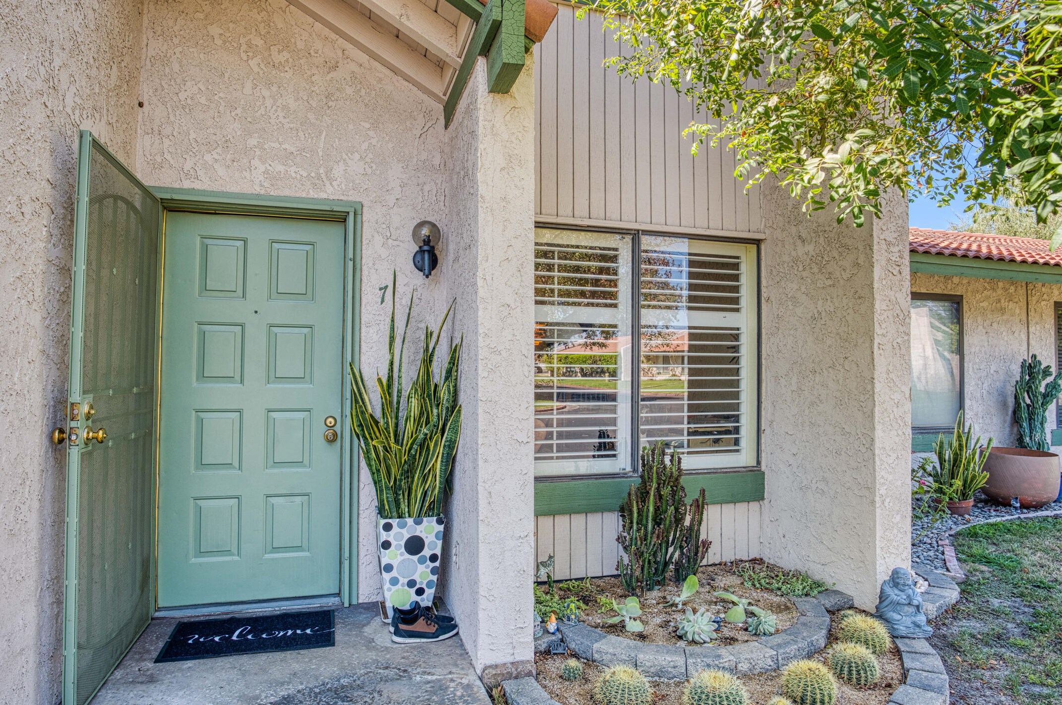 7 Lakeview Cir, Cathedral City CA  92234-6056 exterior