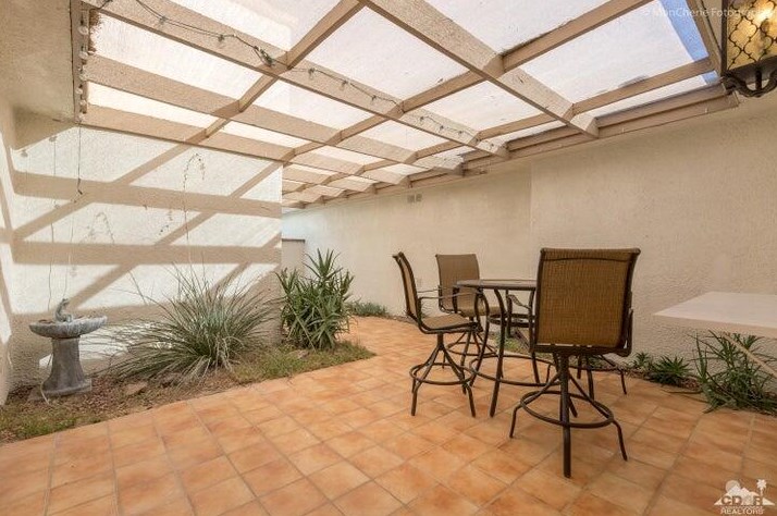 15 Torremolinos Dr, Rancho Mirage CA  92270-4838 exterior