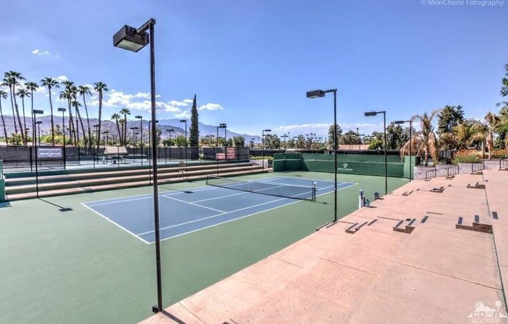 15 Torremolinos Dr, Rancho Mirage CA  92270-4838 exterior