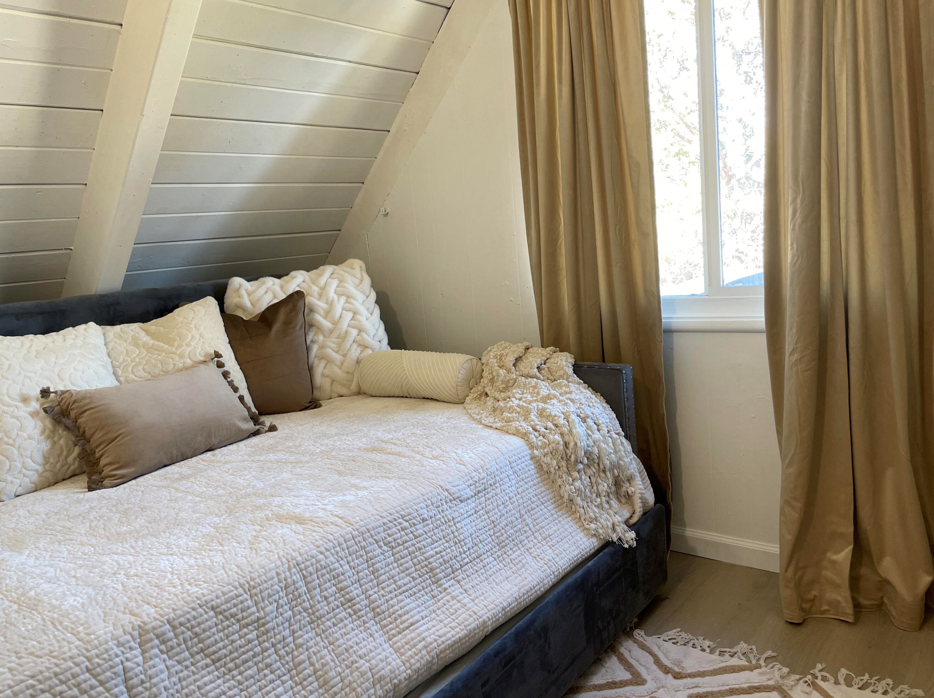 2149 1st Ln, Big Bear City CA  92314-9321 exterior