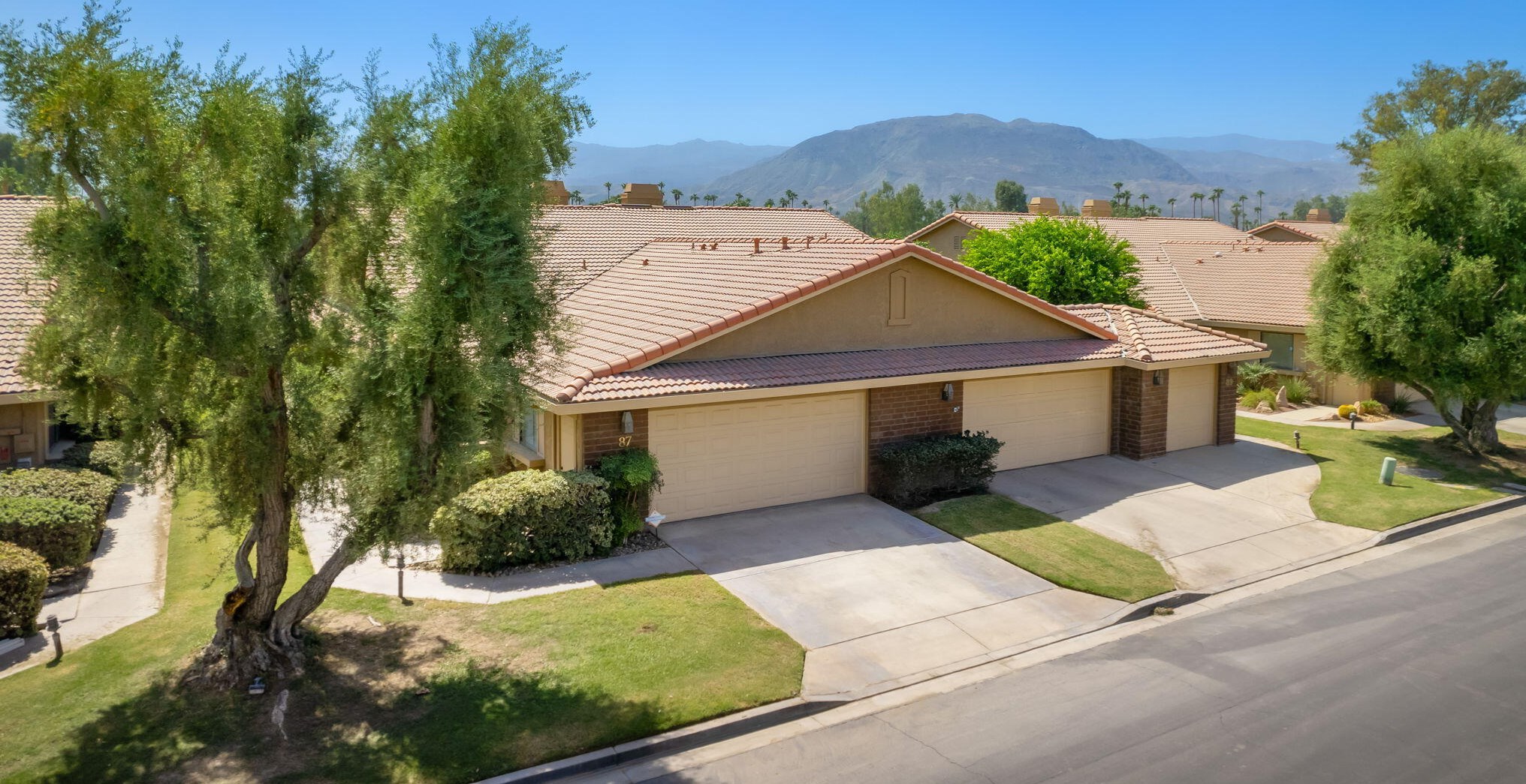 87 Conejo Cir, Palm Desert CA  92260-0382 exterior