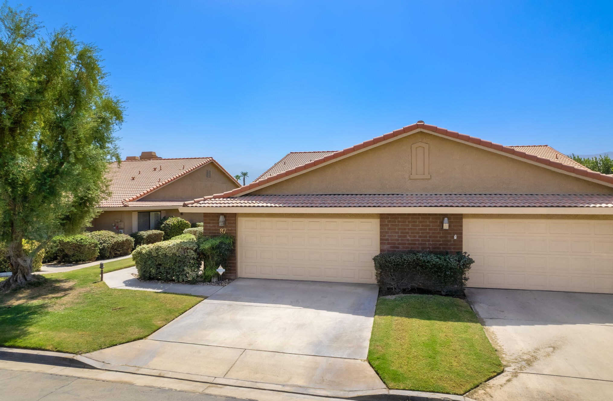 87 Conejo Cir, Palm Desert CA  92260-0382 exterior