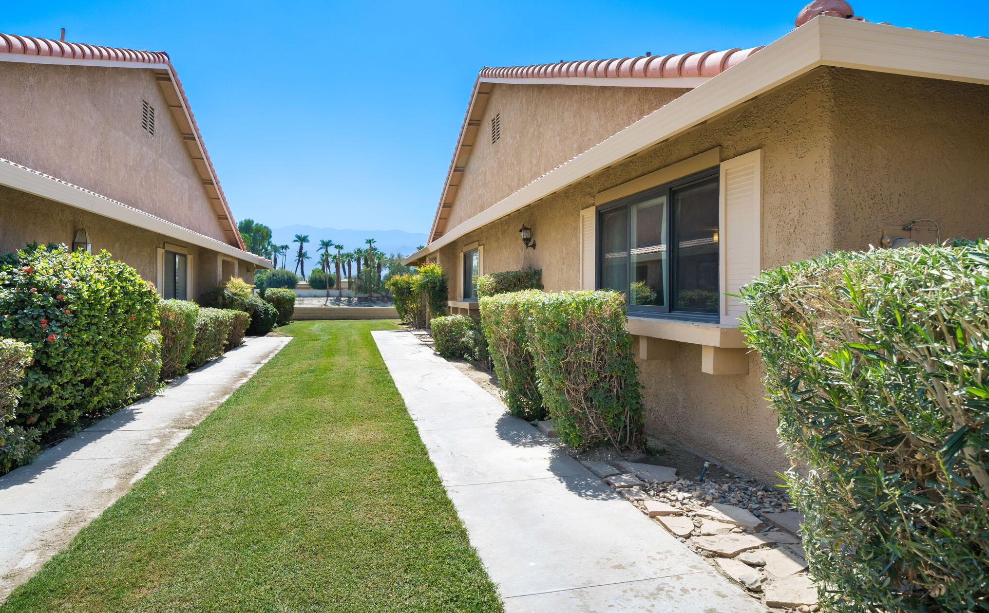 87 Conejo Cir, Palm Desert CA  92260-0382 exterior