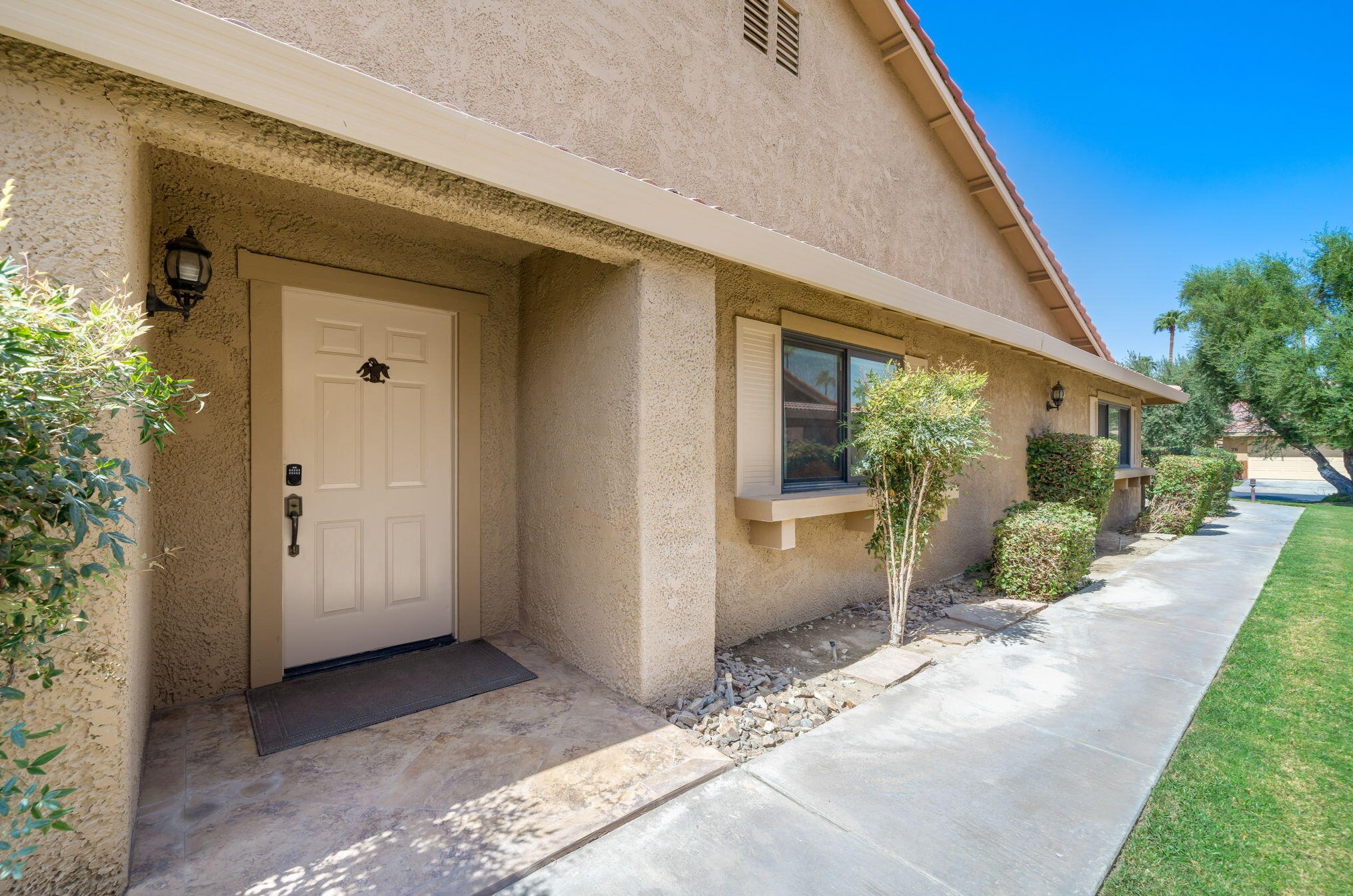87 Conejo Cir, Palm Desert CA  92260-0382 exterior