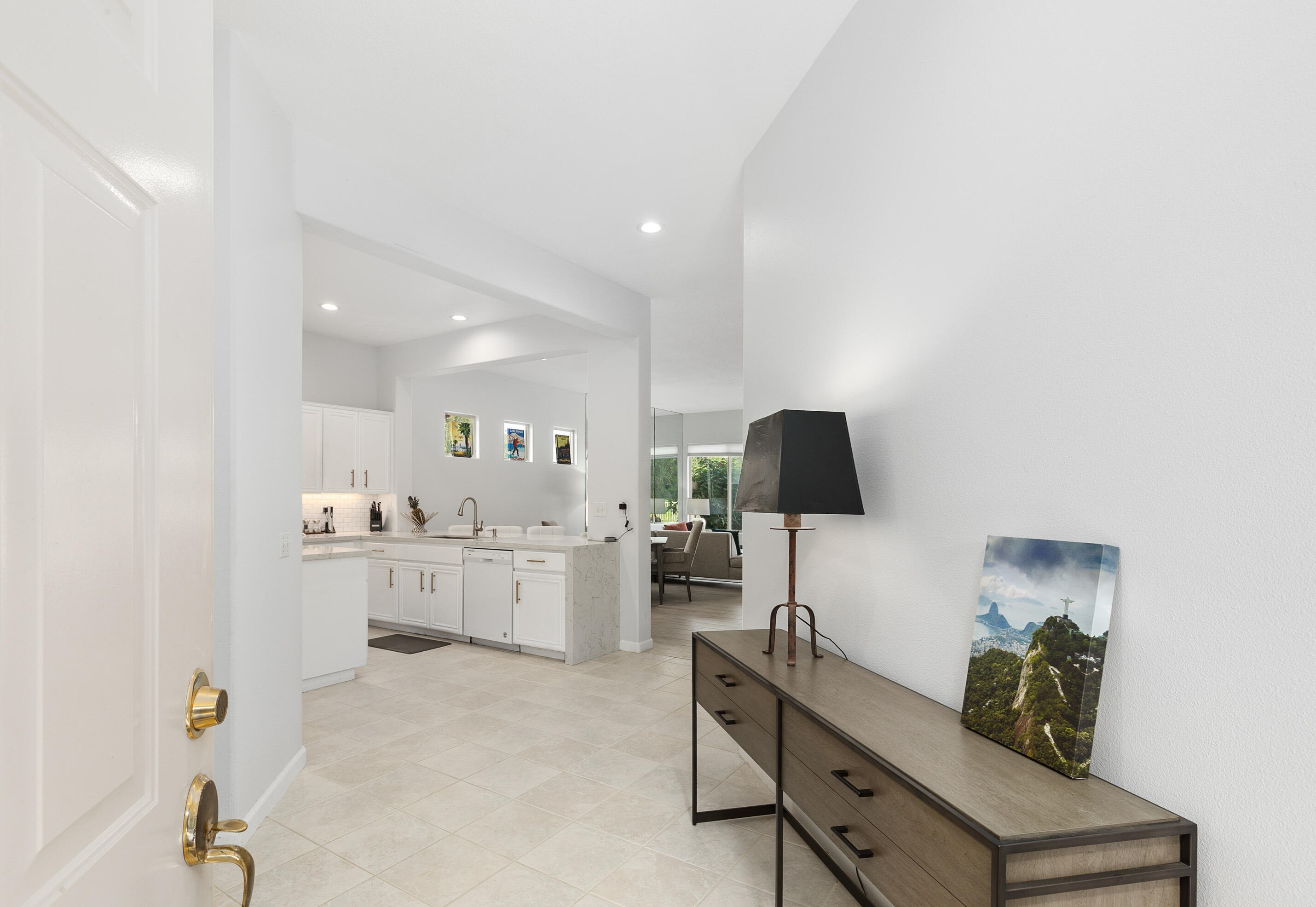 166 Kavenish Dr, Rancho Mirage CA  92270-3244 exterior