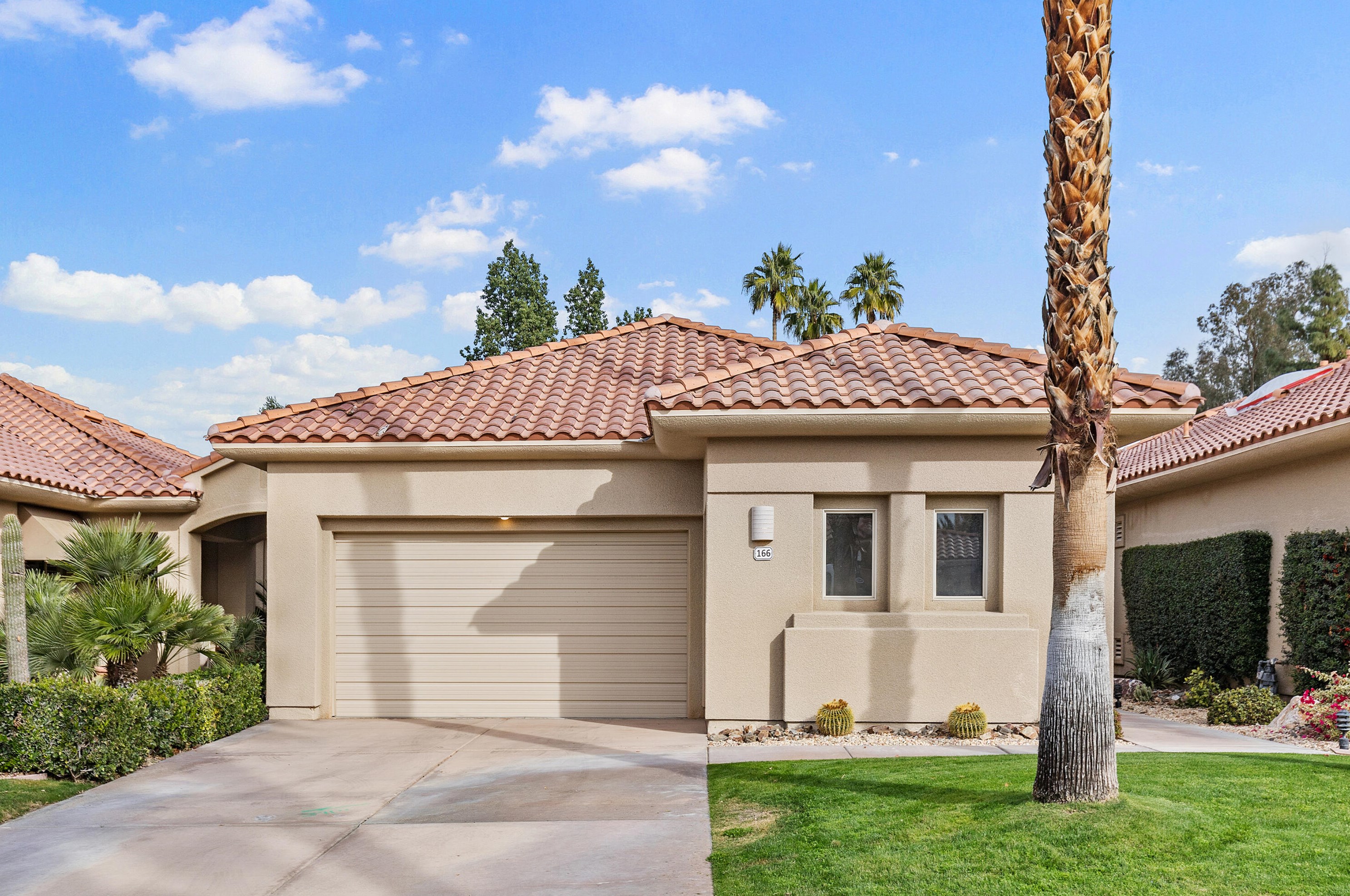 166 Kavenish Dr, Rancho Mirage CA  92270-3244 exterior