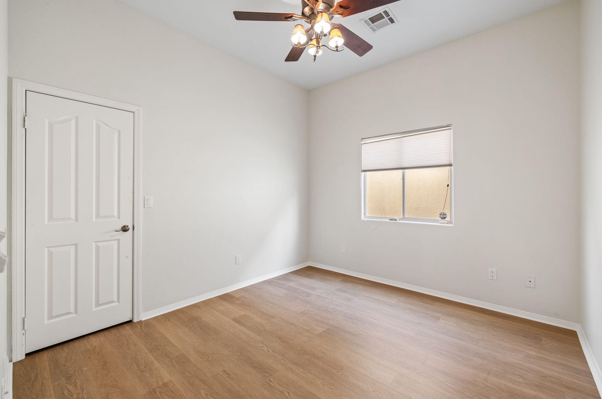 54450 Avenida Alvarado, La Quinta CA  92253-3690 exterior