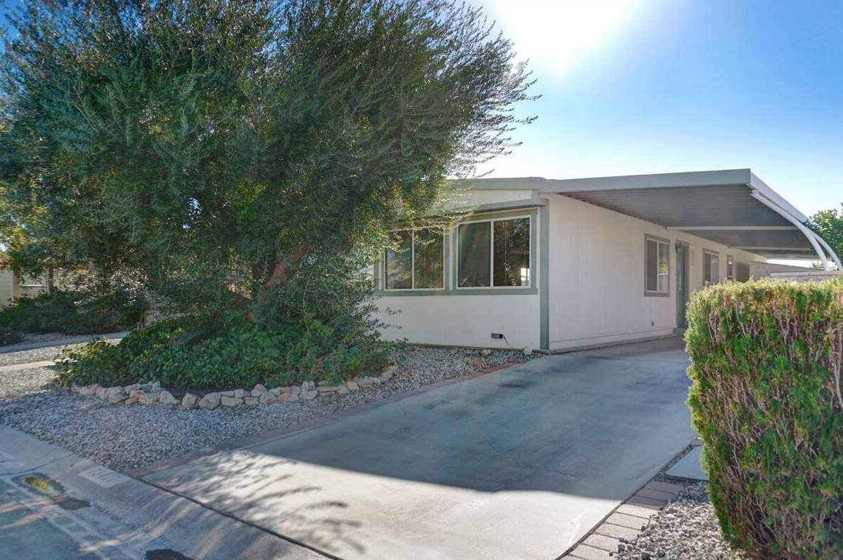 73427 Cabazon Peak Dr, Palm Desert CA  92260-1110 exterior