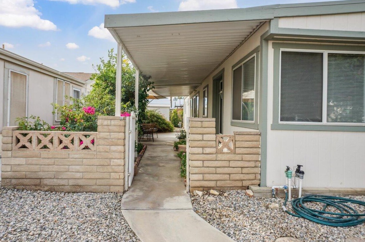 73427 Cabazon Peak Dr, Palm Desert CA  92260-1110 exterior