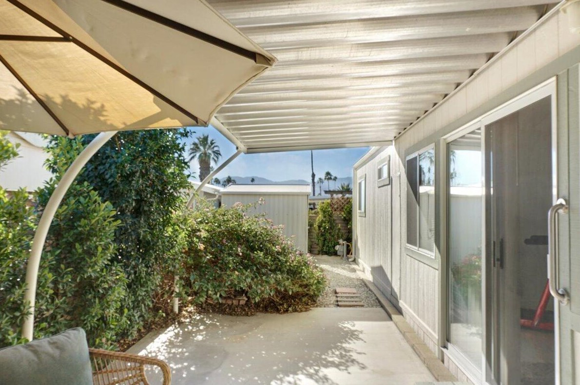 73427 Cabazon Peak Dr, Palm Desert CA  92260-1110 exterior