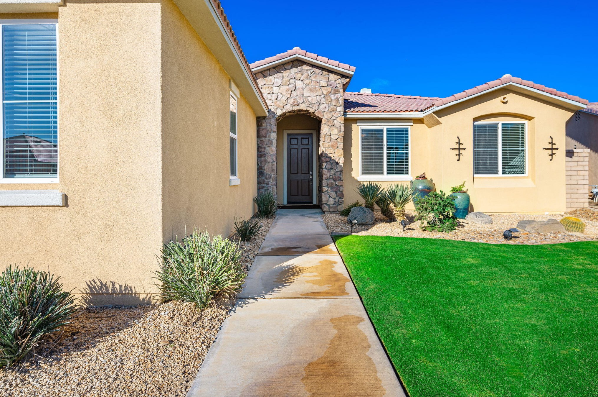 40385 Monza Ct, Indio CA  92203-3801 exterior