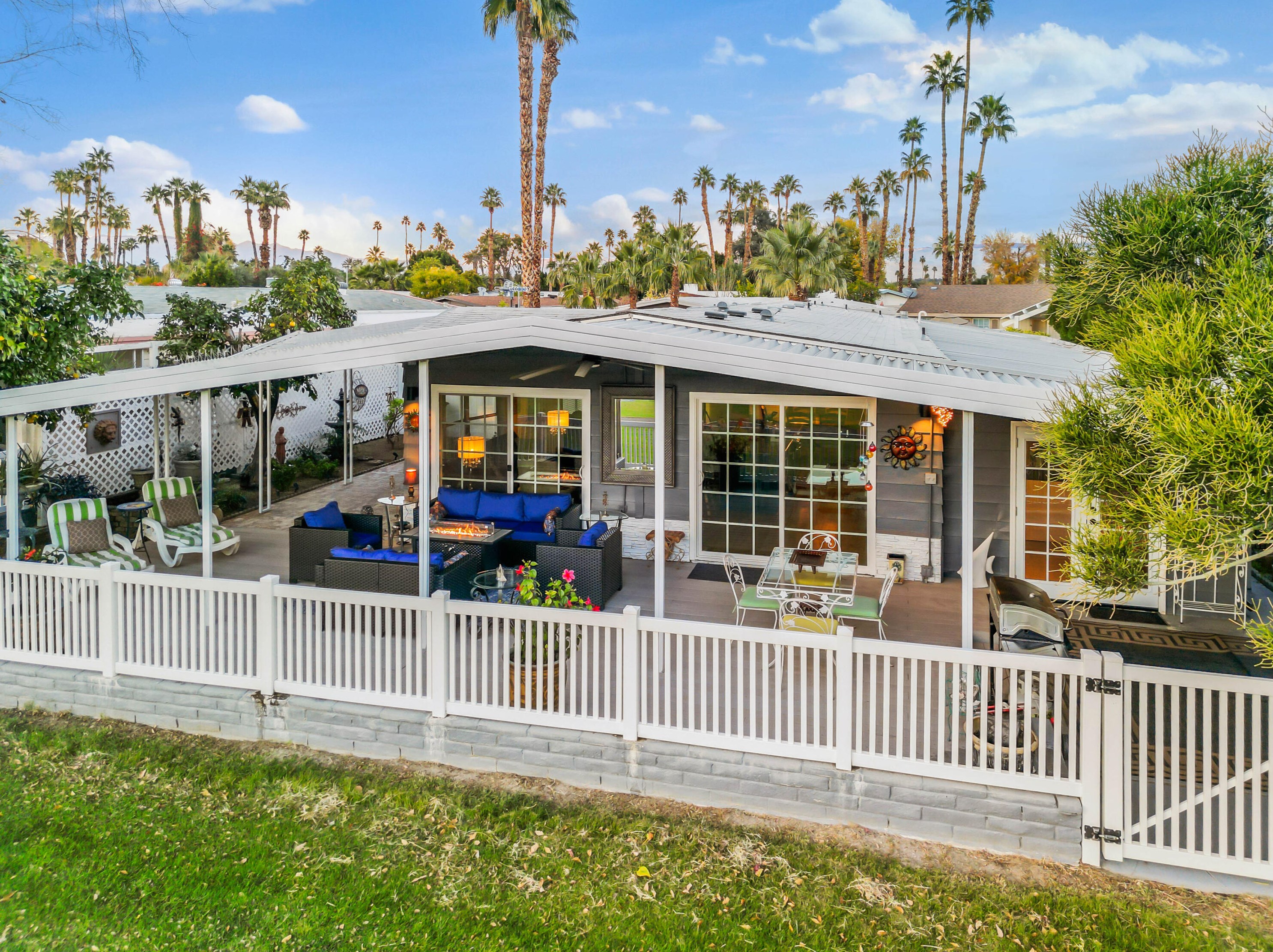 450 Paseo Perdido, Cathedral City CA  92234-1628 exterior
