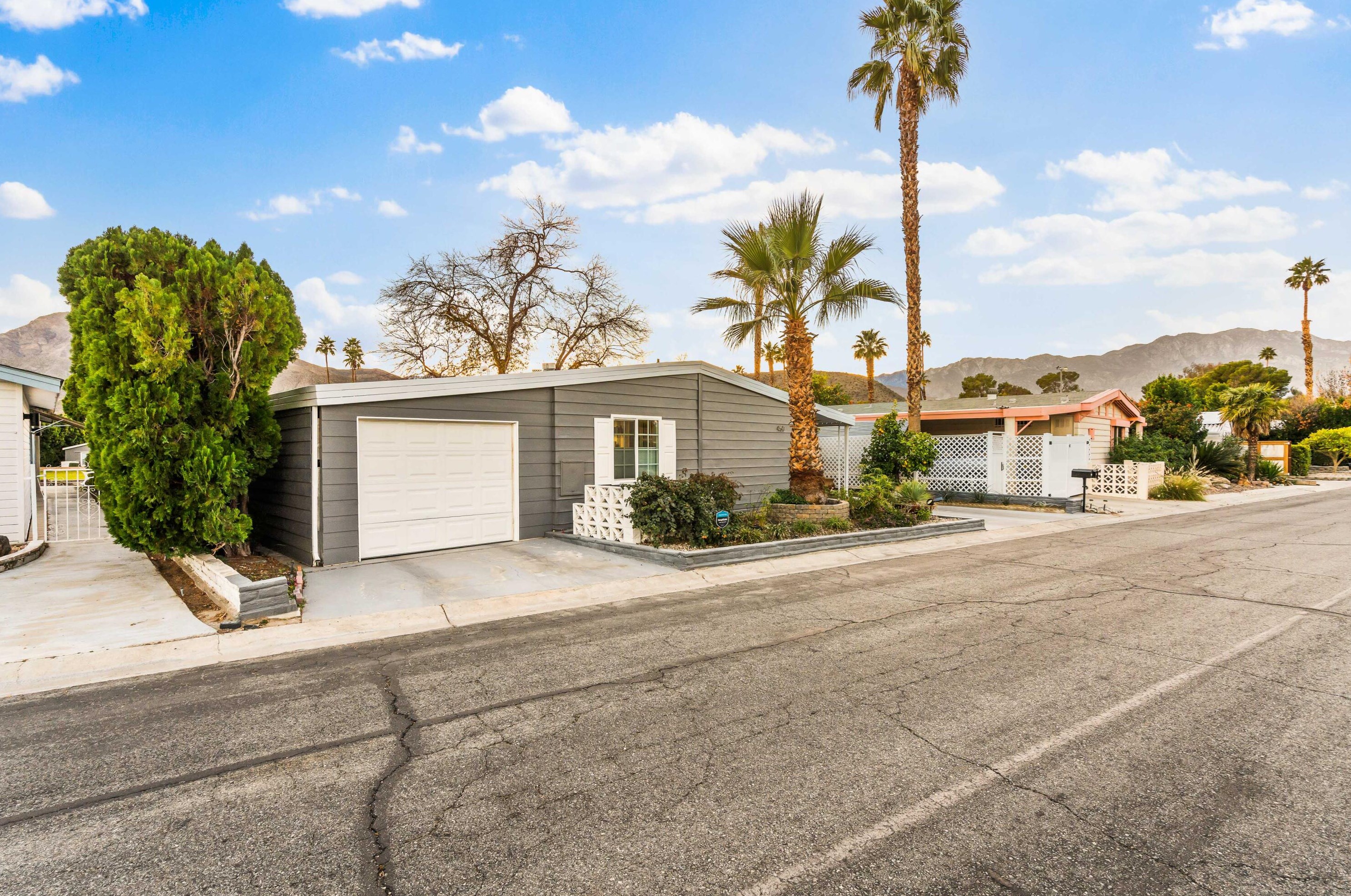 450 Paseo Perdido, Cathedral City CA  92234-1628 exterior